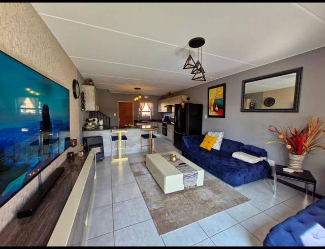 3 BEDROOM DUPLEX FOR SALE IN GOEDEBURG